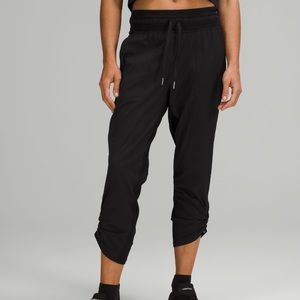 Lululemon Womens Dance Studio Mid-Rise Crop 25”